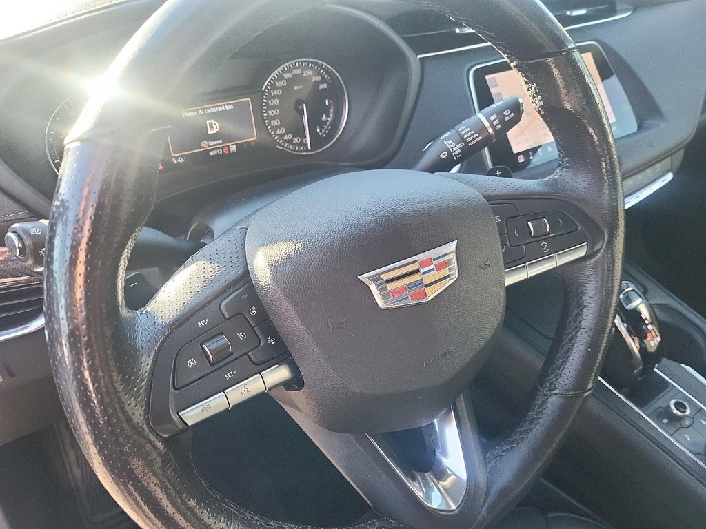 2021 Cadillac XT4 in Quebec, Quebec - 12 - w1024h768px