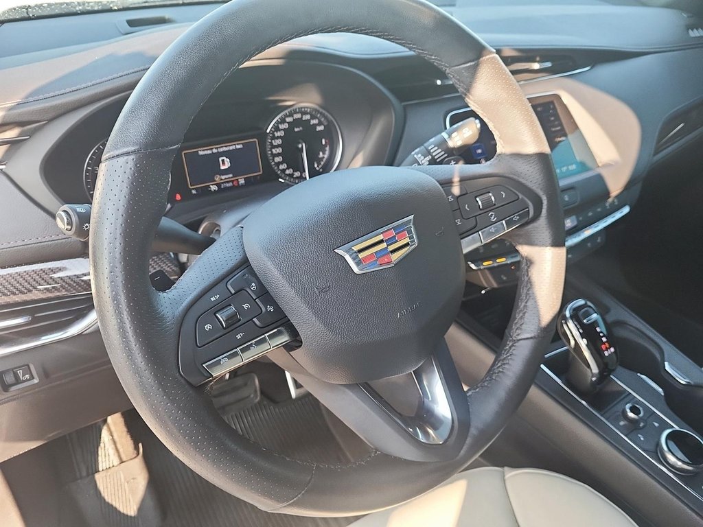 2023 Cadillac XT4 in Quebec, Quebec - 12 - w1024h768px