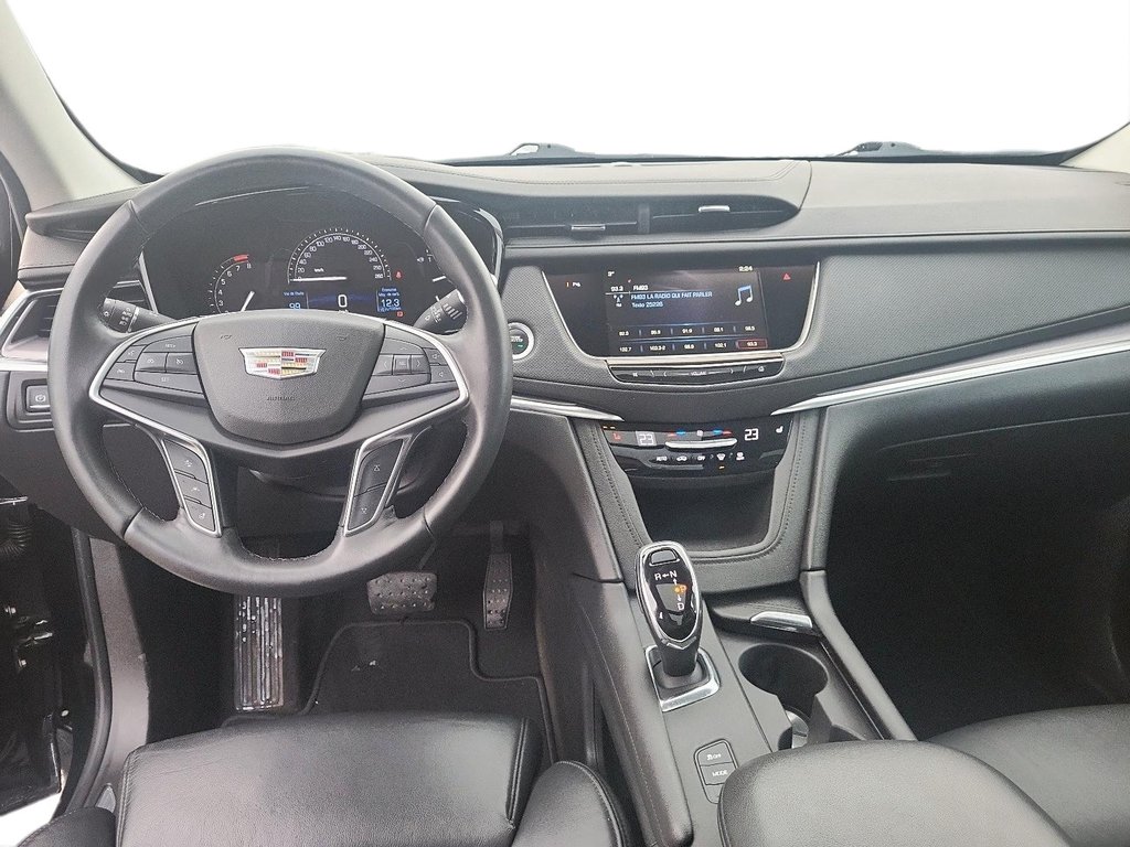 2017 Cadillac XT5 in Quebec, Quebec - 10 - w1024h768px