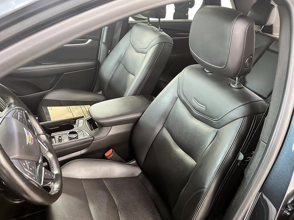 2021 Cadillac XT5 in Quebec, Quebec - 9 - w1024h768px