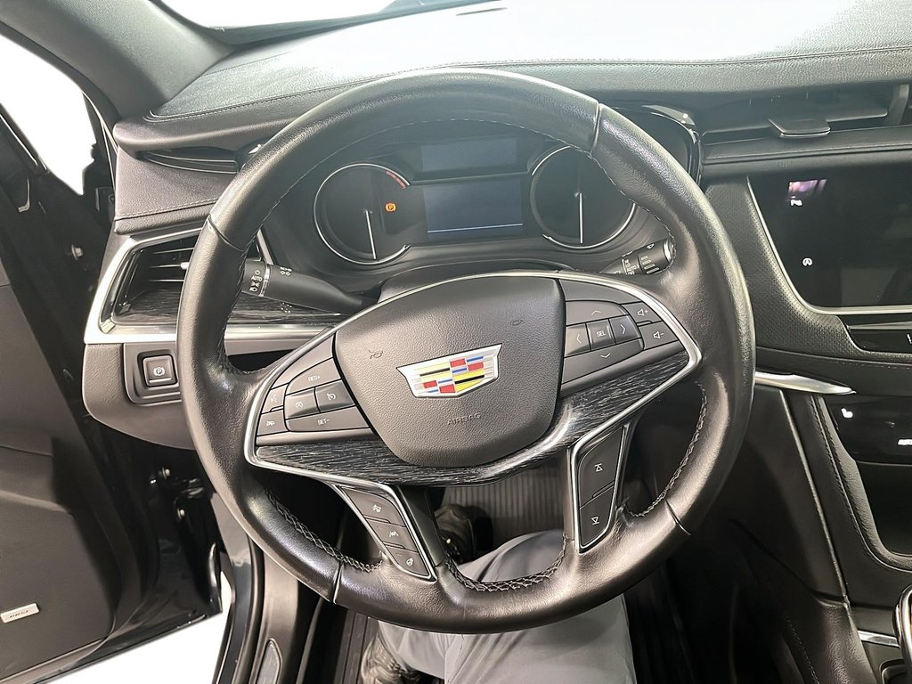 2021 Cadillac XT5 in Quebec, Quebec - 12 - w1024h768px