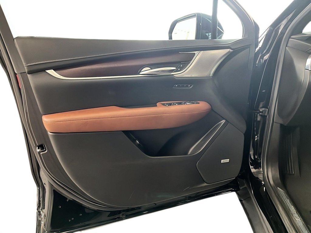 2021 Cadillac XT5 in Quebec, Quebec - 11 - w1024h768px