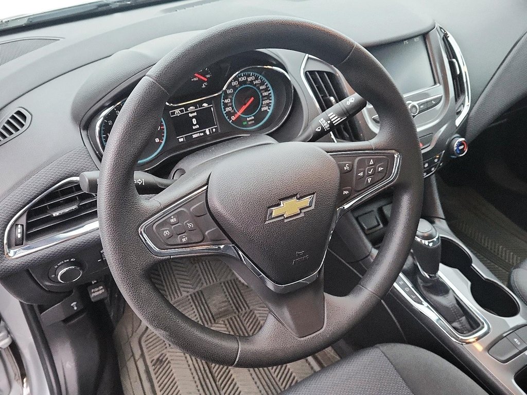 Chevrolet Cruze  2018 à Québec, Québec - 12 - w1024h768px