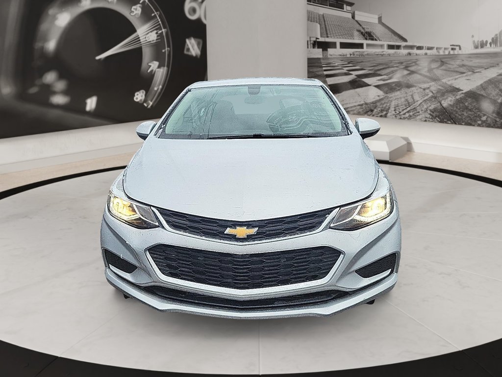 Chevrolet Cruze  2018 à Québec, Québec - 2 - w1024h768px