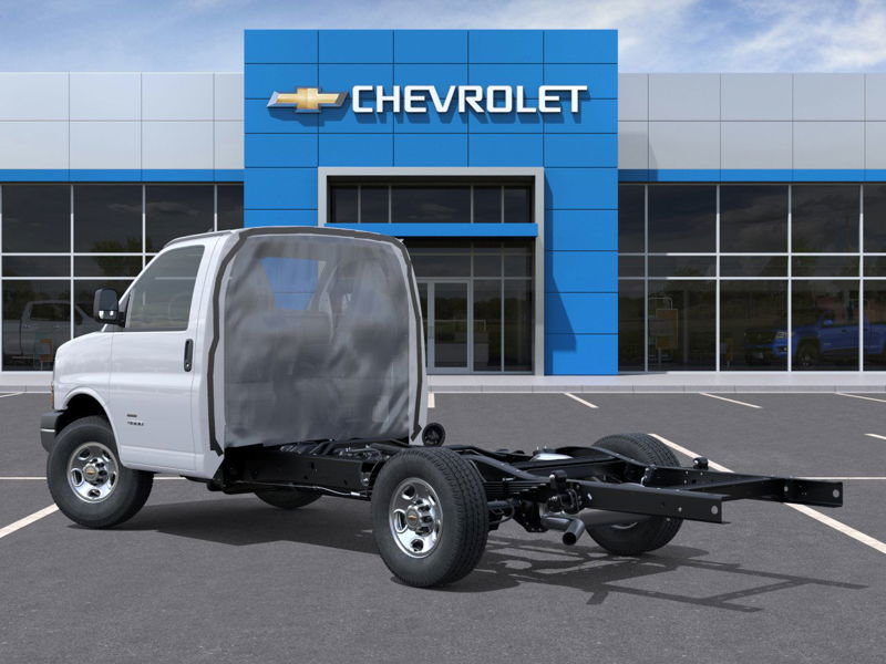 Chevrolet EXPRESS CUTAWAY 3500  2025 à Québec, Québec - 3 - w1024h768px