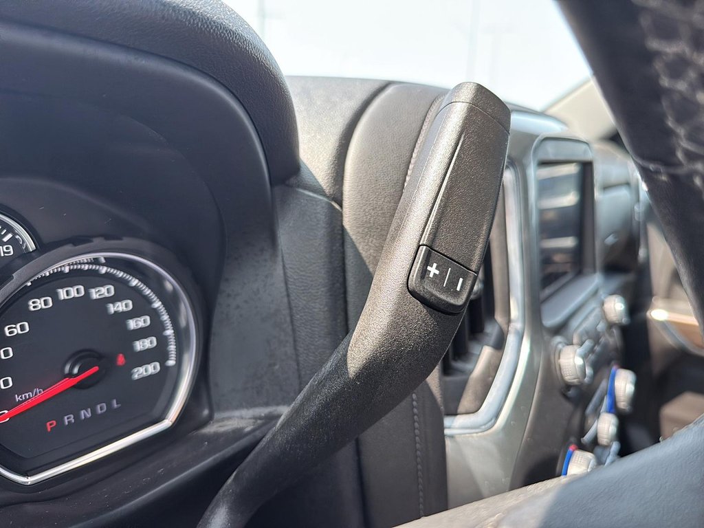 Chevrolet Silverado 1500  2021 à Québec, Québec - 14 - w1024h768px