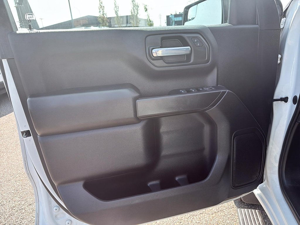 2022 Chevrolet Silverado 1500 in Quebec, Quebec - 9 - w1024h768px