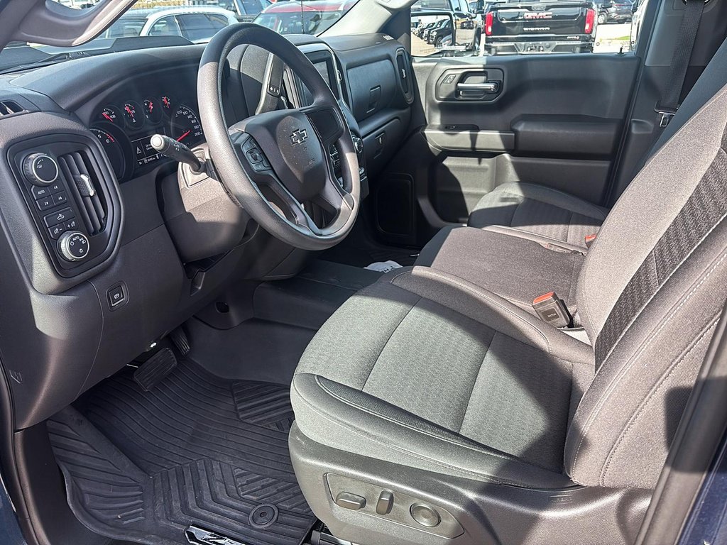 Chevrolet SILVERADO 1500  2023 à Québec, Québec - 8 - w1024h768px