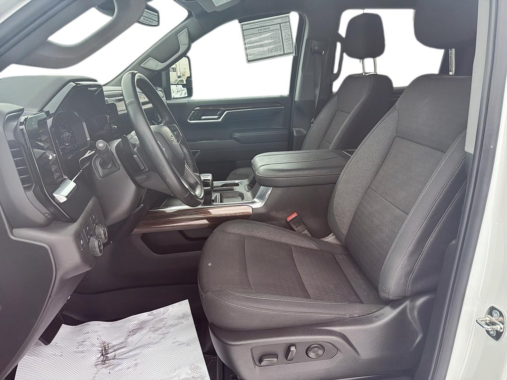 Chevrolet SILVERADO 1500  2024 à Québec, Québec - 8 - w1024h768px