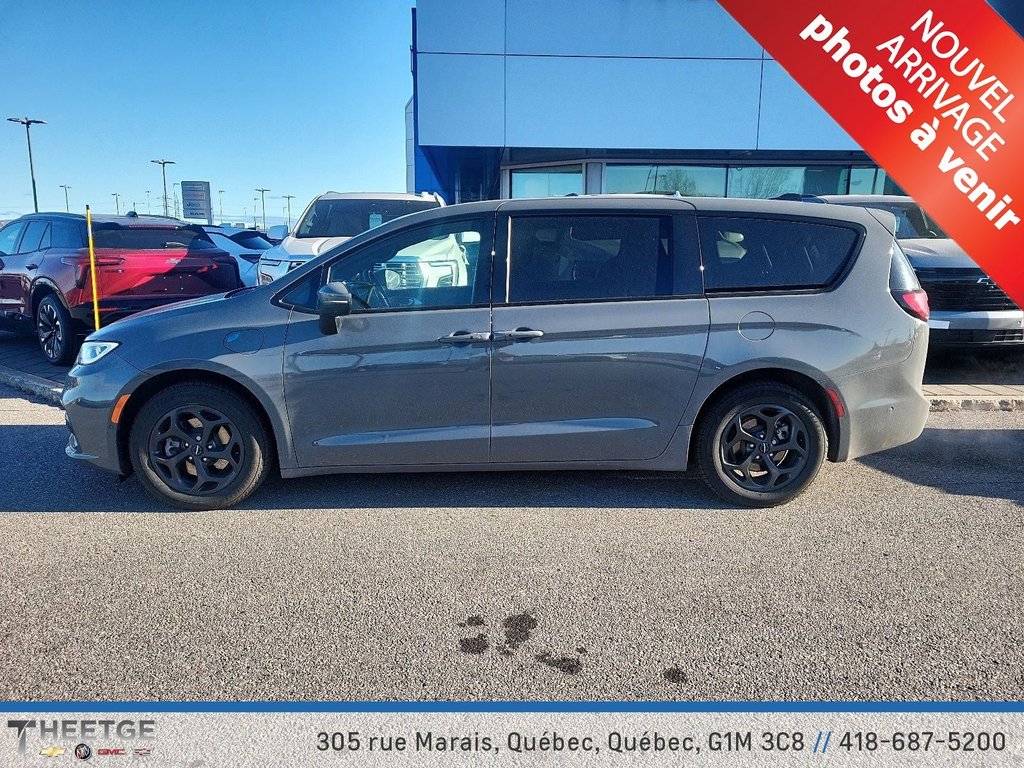 Chrysler PACIFICA HYBRID TOUR  2023 à Québec, Québec - 2 - w1024h768px