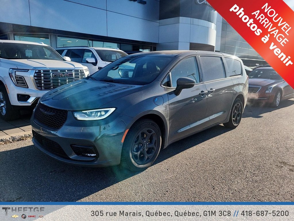 Chrysler PACIFICA HYBRID TOUR  2023 à Québec, Québec - 1 - w1024h768px