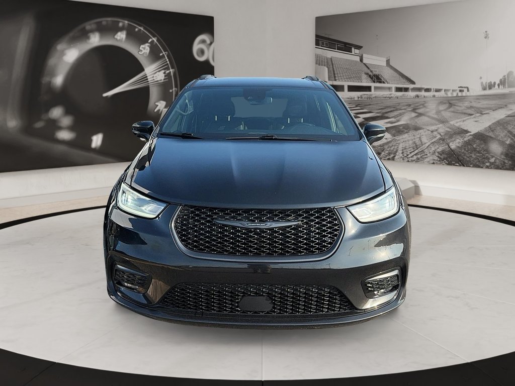 Chrysler Pacifica  2022 à Québec, Québec - 2 - w1024h768px