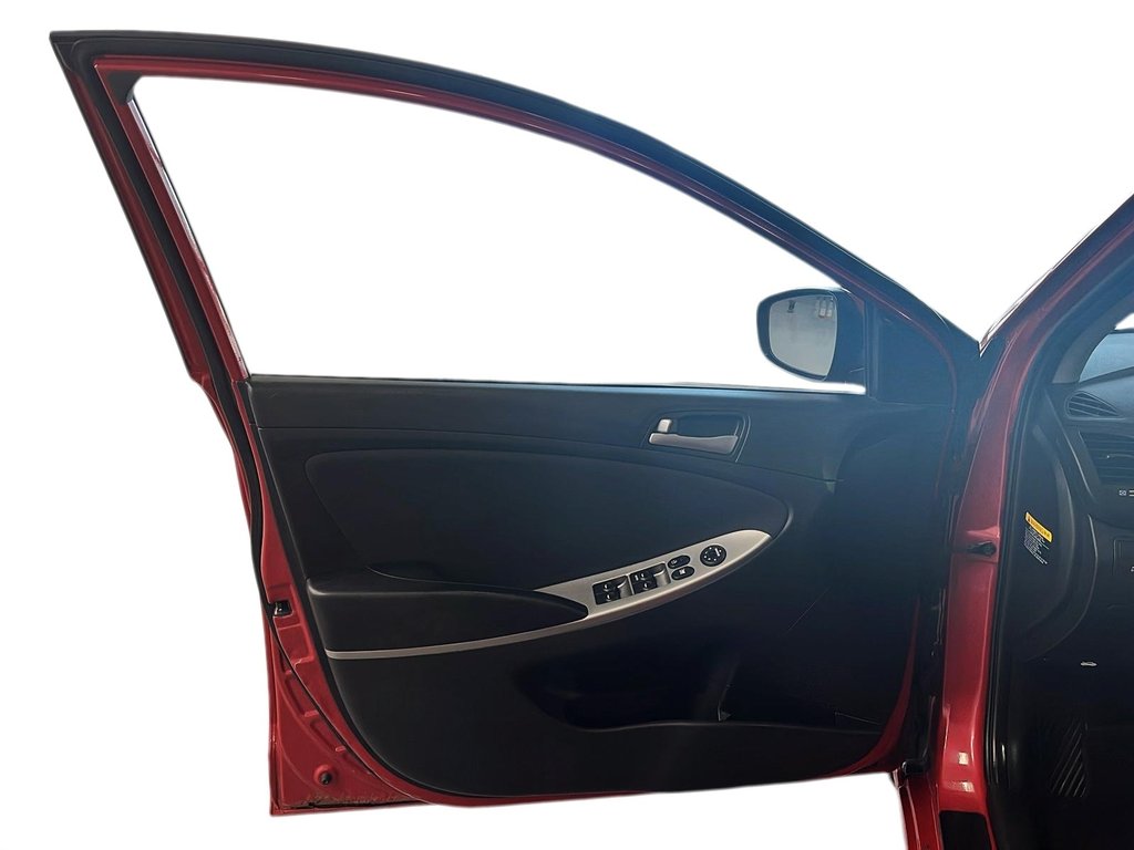 Hyundai ACCENT  2015 à Québec, Québec - 10 - w1024h768px