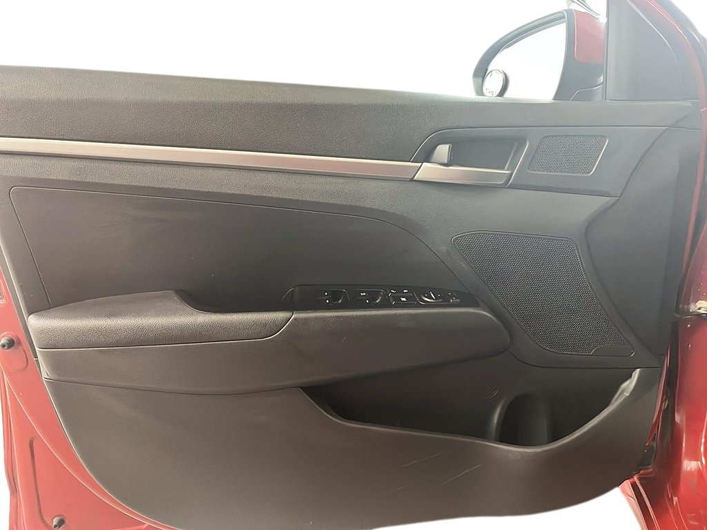 Hyundai ELANTRA  2020 à Québec, Québec - 11 - w1024h768px