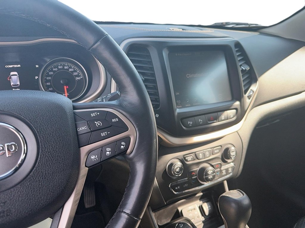 2016 Jeep Cherokee in Quebec, Quebec - 13 - w1024h768px