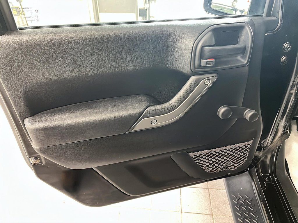2018 Jeep Wrangler JK in Quebec, Quebec - 11 - w1024h768px