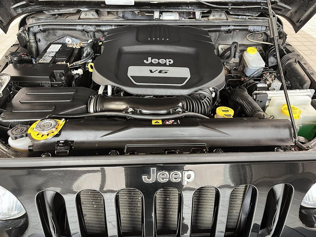 2018 Jeep Wrangler JK in Quebec, Quebec - 8 - w1024h768px