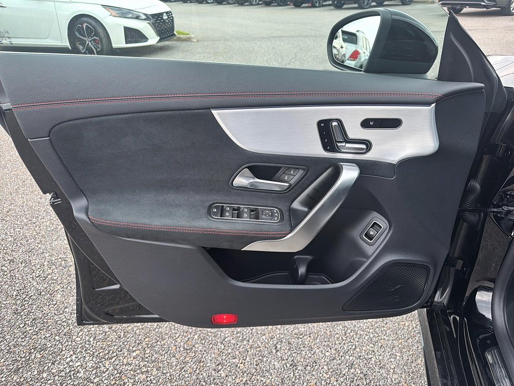 Mercedes-Benz CLA  2025 à Québec, Québec - 11 - w1024h768px