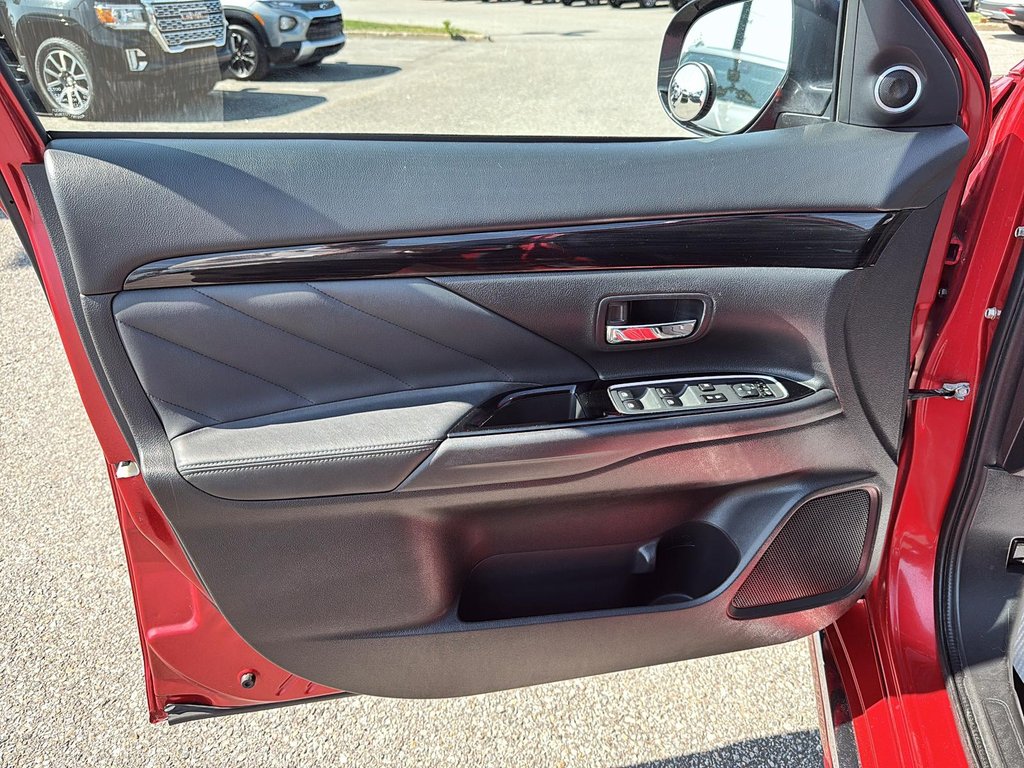 2018 Mitsubishi Outlander in Quebec, Quebec - 11 - w1024h768px