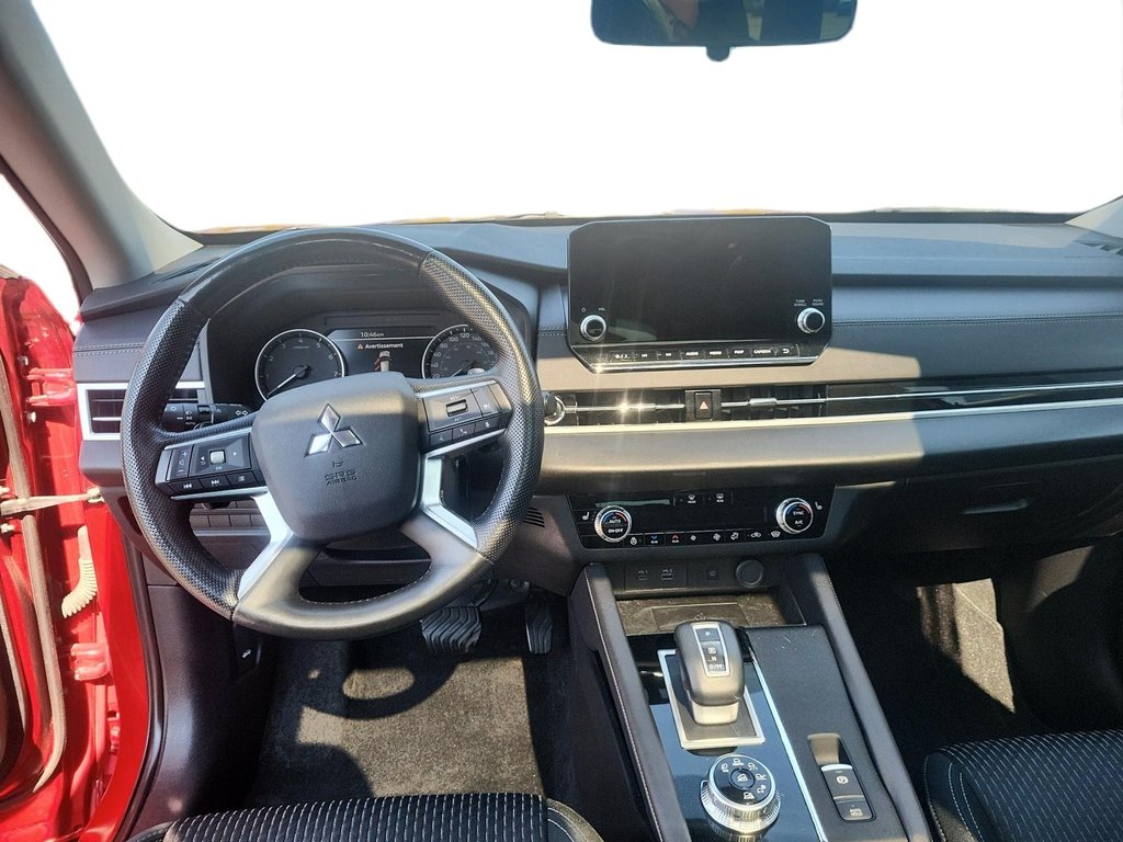 2022 Mitsubishi Outlander in Quebec, Quebec - 12 - w1024h768px