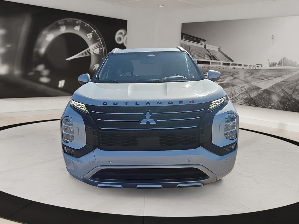2022 Mitsubishi OUTLANDER in Quebec, Quebec - 2 - w1024h768px