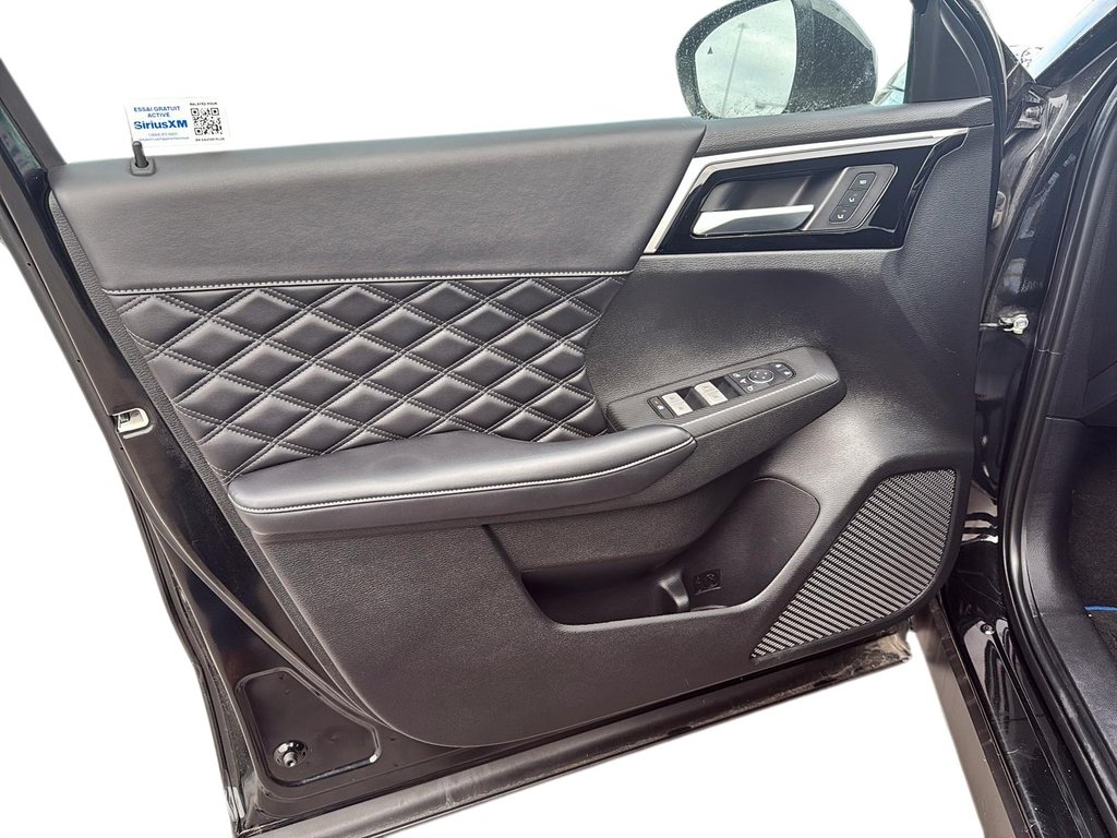 2023 Mitsubishi Outlander in Quebec, Quebec - 10 - w1024h768px