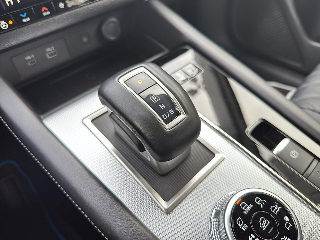 2023 Mitsubishi Outlander in Quebec, Quebec - 13 - w1024h768px