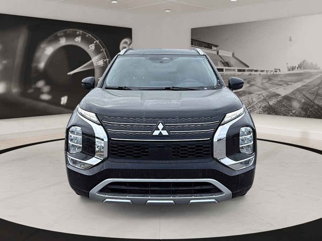 2023 Mitsubishi Outlander in Quebec, Quebec - 2 - w1024h768px