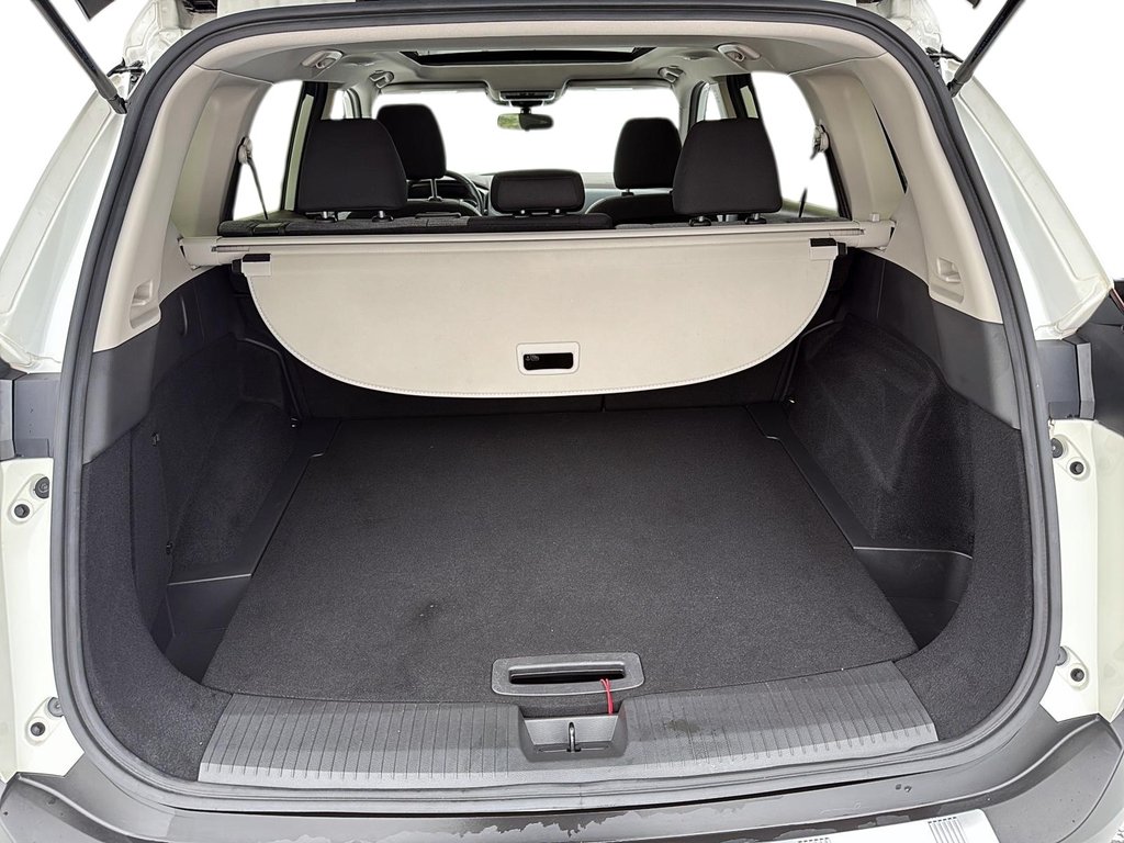 Nissan ROGUE AWD SV  2023 à Québec, Québec - 6 - w1024h768px