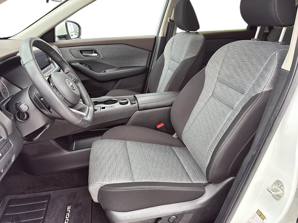 Nissan ROGUE AWD SV  2023 à Québec, Québec - 8 - w1024h768px