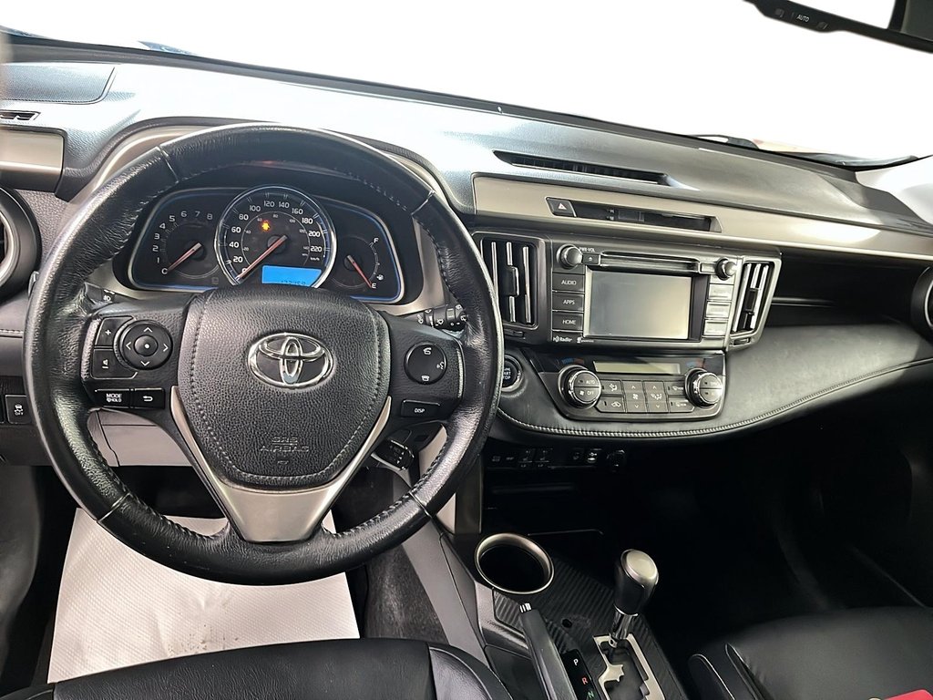 Toyota RAV4  2015 à Québec, Québec - 10 - w1024h768px
