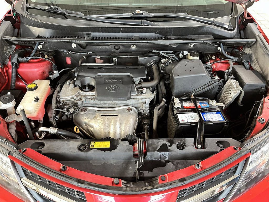 Toyota RAV4  2015 à Québec, Québec - 8 - w1024h768px