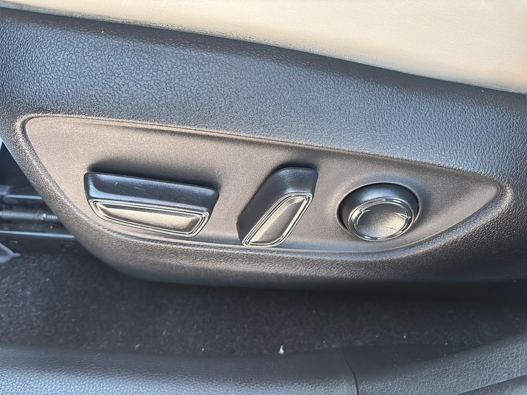 Toyota RAV4  2020 à Québec, Québec - 12 - w1024h768px