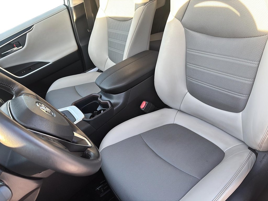 Toyota RAV4  2020 à Québec, Québec - 10 - w1024h768px