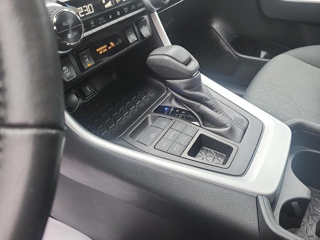 2021 Toyota RAV4 in Quebec, Quebec - 15 - w1024h768px