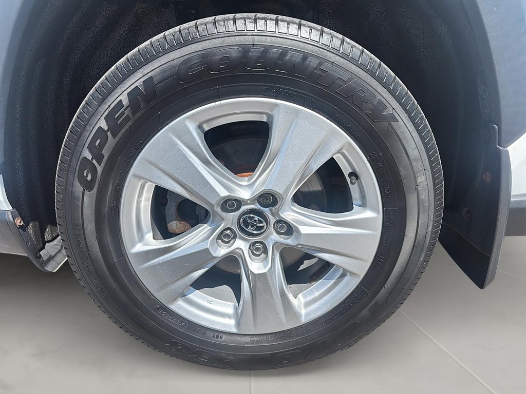 2021 Toyota RAV4 in Quebec, Quebec - 6 - w1024h768px