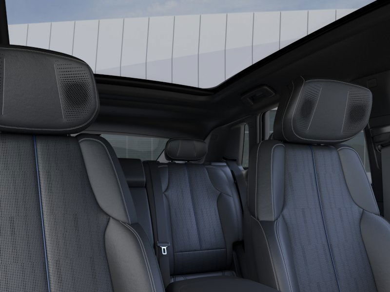 2025 Cadillac LYRIQ Luxury 2 in Sherbrooke, Quebec - 24 - w1024h768px