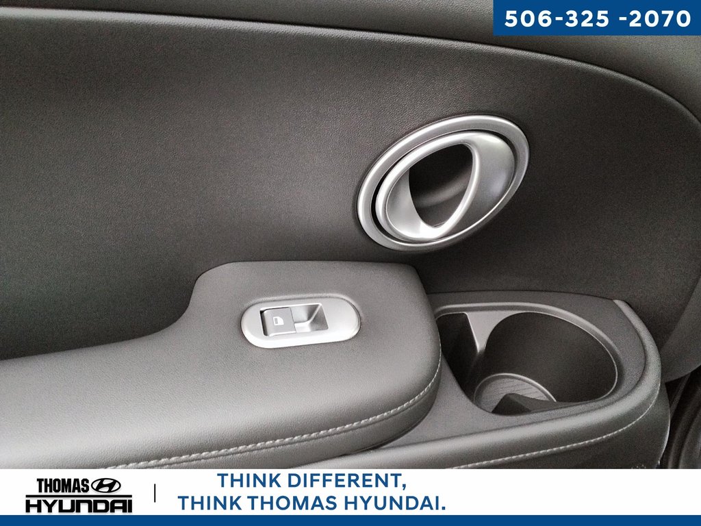 2026 Hyundai Palisade Hybrid Luxury in Woodstock, New Brunswick - 37 - w1024h768px