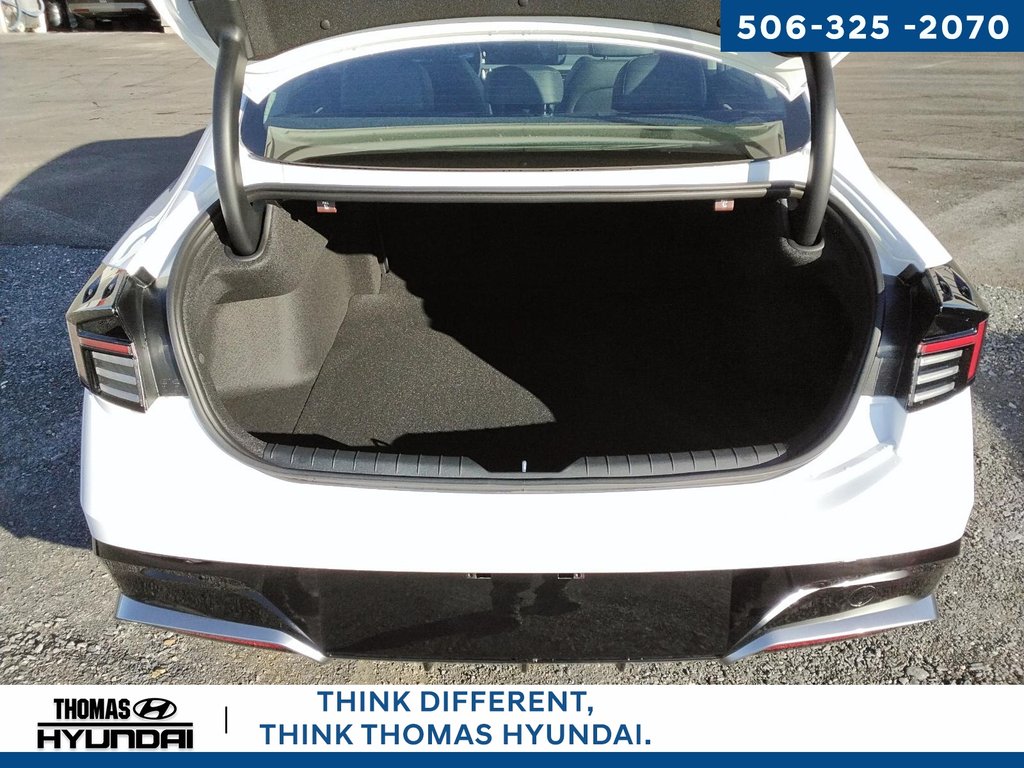 2026 Hyundai Sonata Hybrid Preferred-Trend in Woodstock, New Brunswick - 43 - w1024h768px