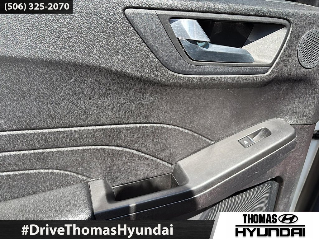 2021 Ford Escape Hybrid Titanium in Woodstock, New Brunswick - 21 - w1024h768px