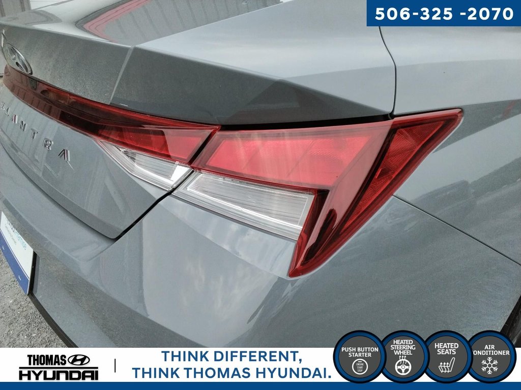2022 Hyundai Elantra Preferred in Woodstock, New Brunswick - 11 - w1024h768px