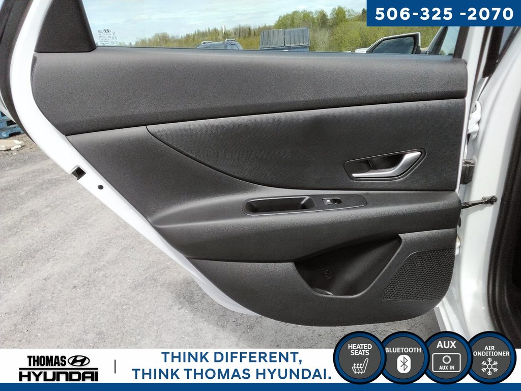 Hyundai Elantra Essential 2025 à Woodstock, Nouveau-Brunswick - 25 - w1024h768px