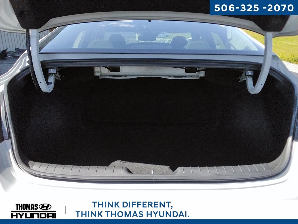 2025 Hyundai Elantra Preferred in Woodstock, New Brunswick - 35 - w1024h768px