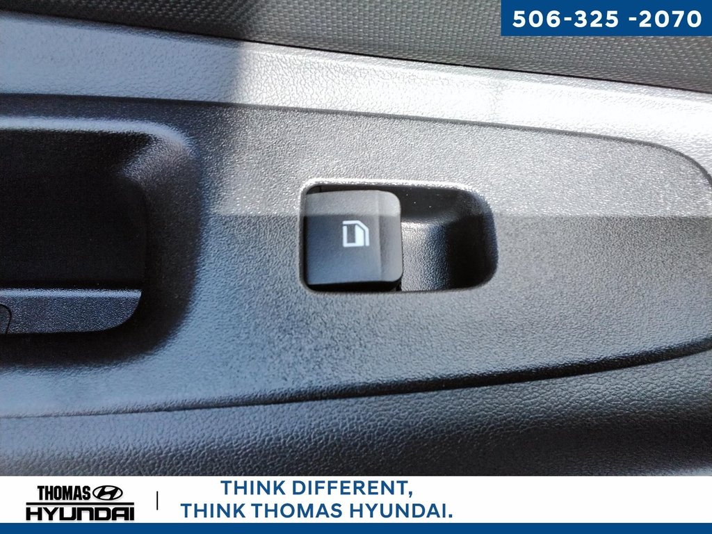 2025 Hyundai Elantra Essential in Woodstock, New Brunswick - 24 - w1024h768px