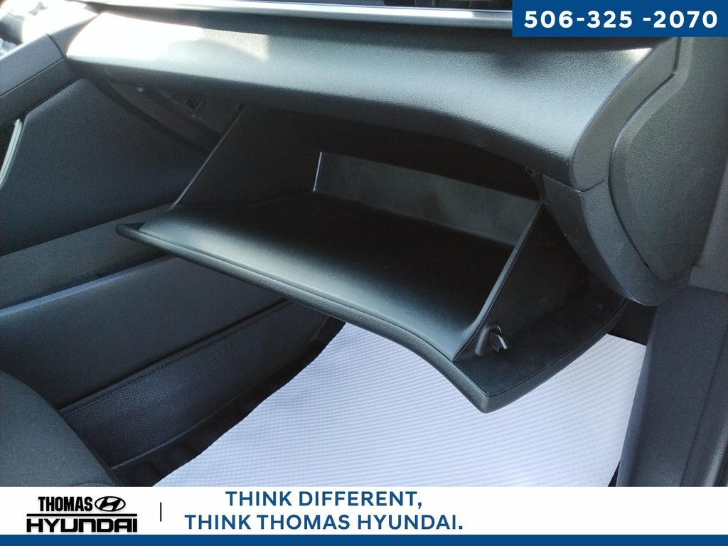 2025 Hyundai Elantra Preferred with Tech in Woodstock, New Brunswick - 38 - w1024h768px