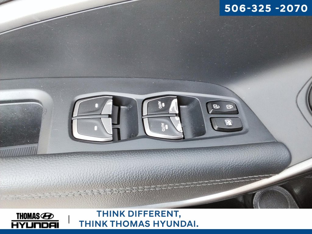 2018 Hyundai Santa Fe Sport 2.4 Luxury in Woodstock, New Brunswick - 20 - w1024h768px