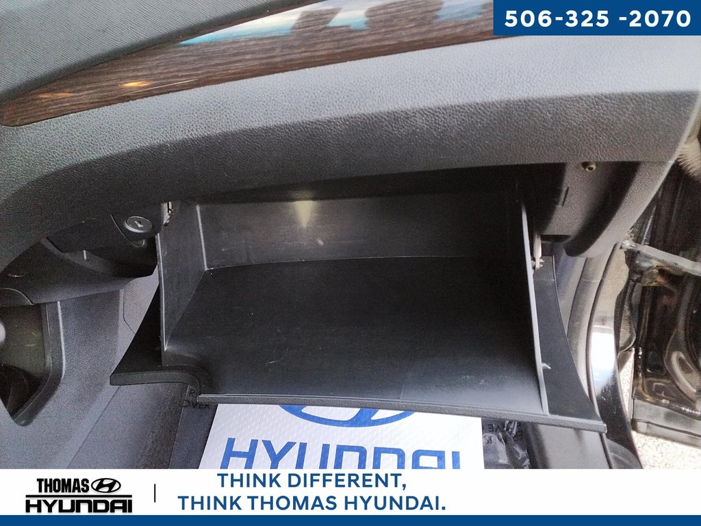 2018 Hyundai Santa Fe Sport 2.4 Luxury in Woodstock, New Brunswick - 38 - w1024h768px