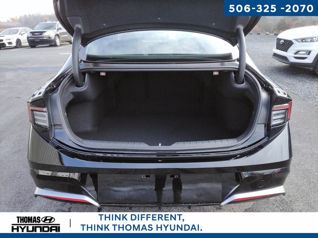 2026 Hyundai Sonata Hybrid Preferred-Trend in Woodstock, New Brunswick - 42 - w1024h768px