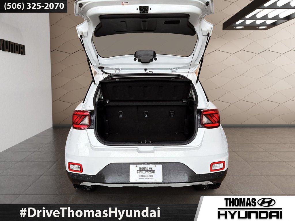 Hyundai Venue Essential 2022 à Woodstock, Nouveau-Brunswick - 11 - w1024h768px