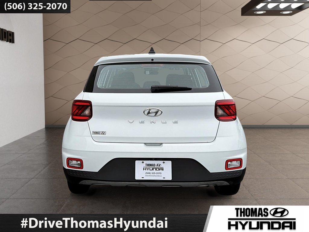 Hyundai Venue Essential 2022 à Woodstock, Nouveau-Brunswick - 6 - w1024h768px
